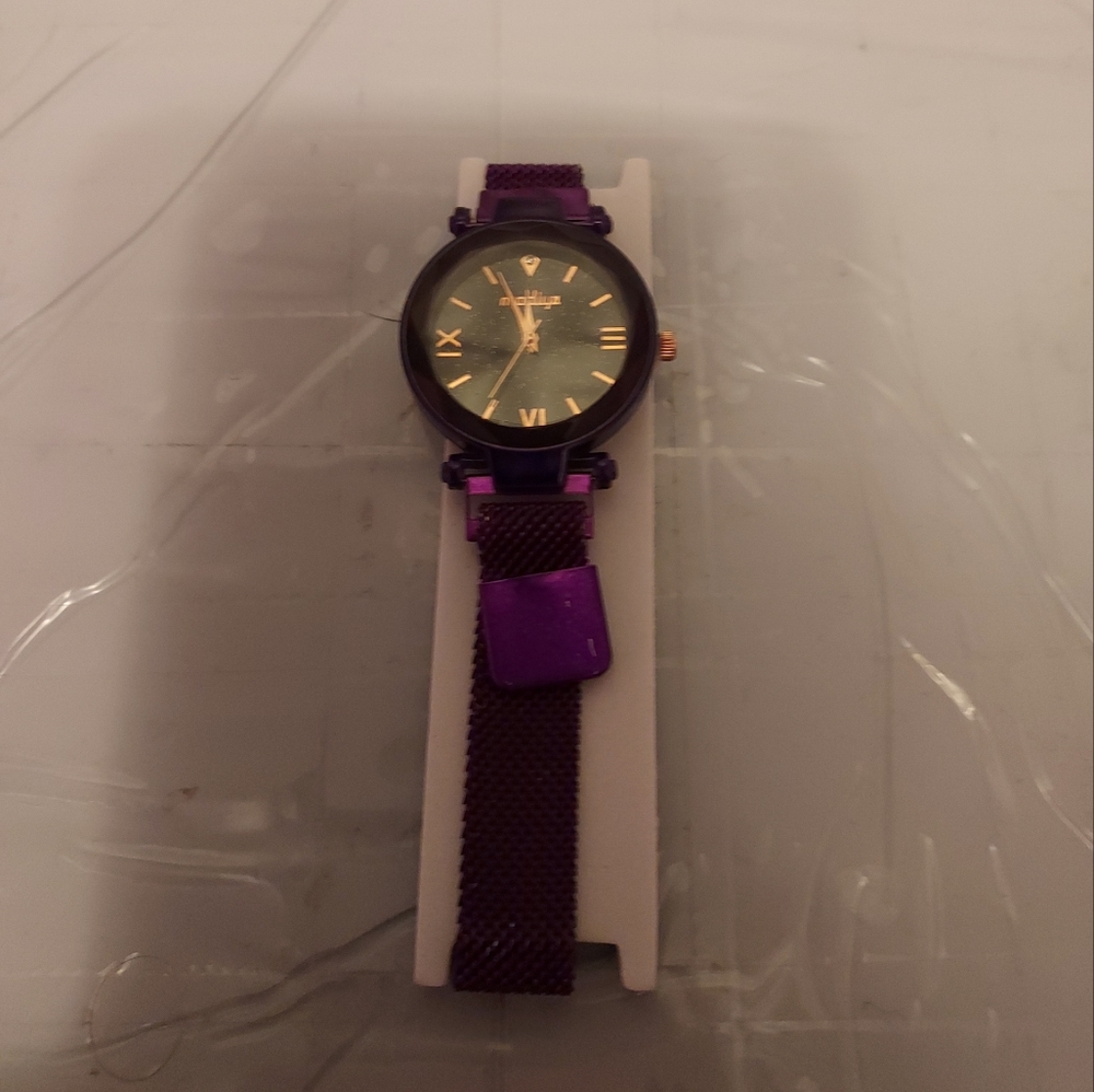 Women's Watch - Picture 3 of 3